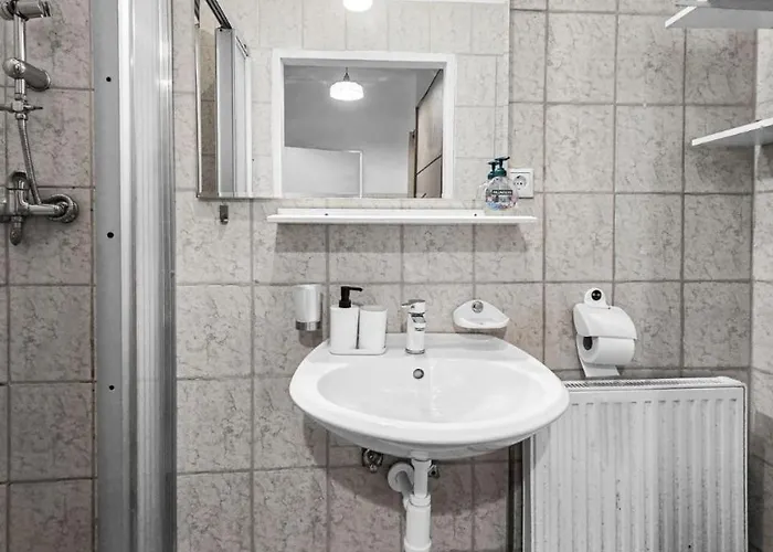Near Taborstrasse 2bedrooms For 4 Apartment