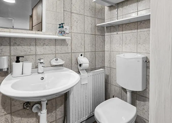 Near Taborstrasse 2bedrooms For 4 Apartment *
