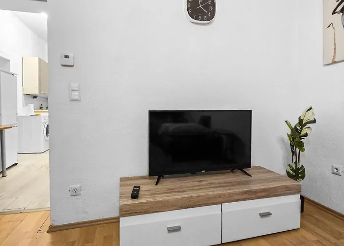 Near Taborstrasse 2bedrooms For 4 Apartment